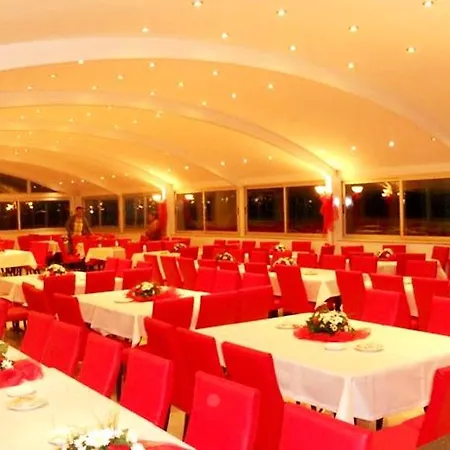 Готель Firat Mert 3*