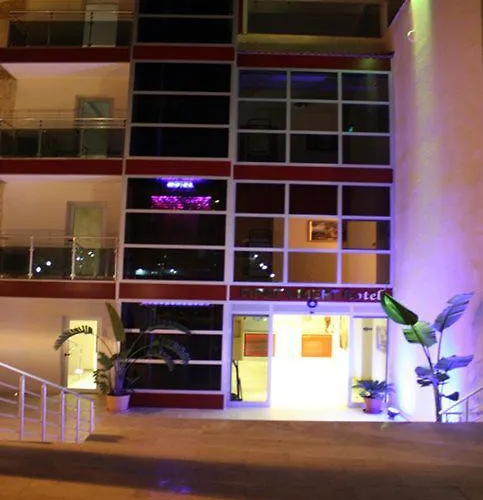 Firat Mert Hotell Çeşme