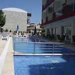 Firat Mert Отель Кешме